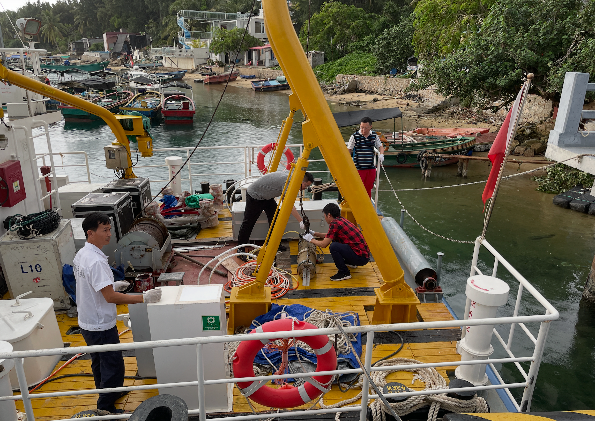 Research vessel during the offshore experiment